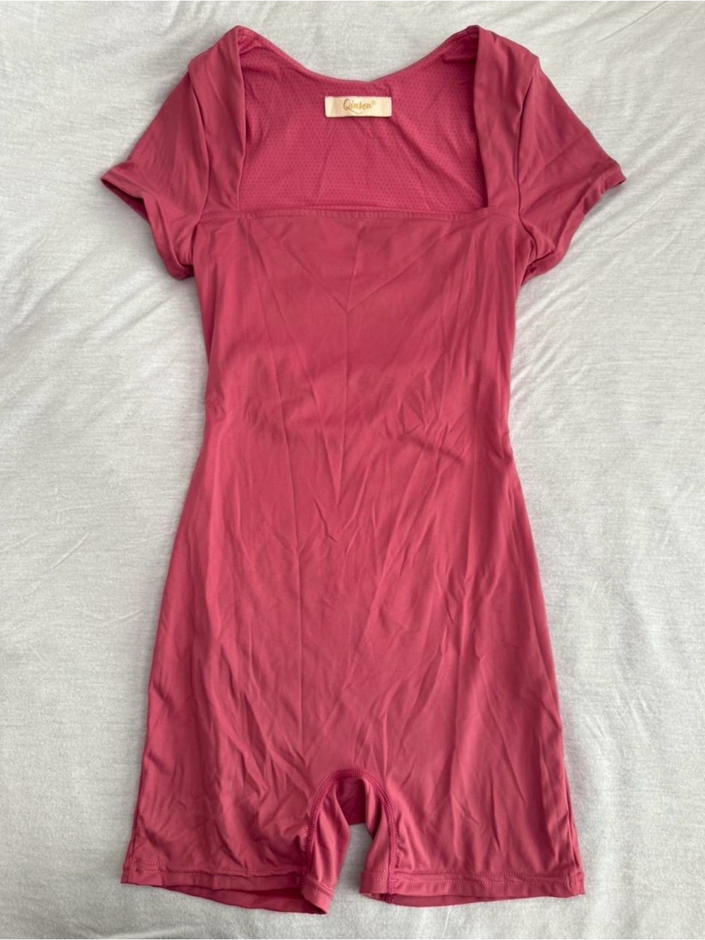 Qinsen One-Piece Short Sleeve Romper in Rose